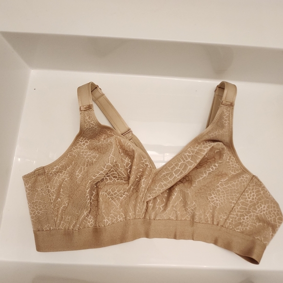 Chantelle Bralette Size 40C Chantelle 18920 Wire Free Bra NWOT - Picture 2 of 4